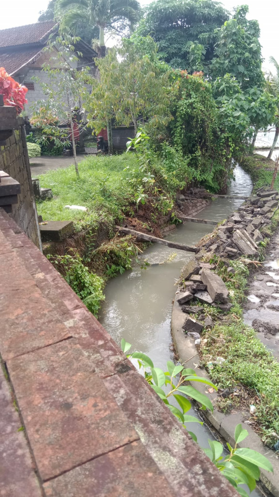 Senderan Jebol di Banjar Pengiasan, Desa Mengwi, Kecamatan Mengwi Tanggal 05 Desember 2023